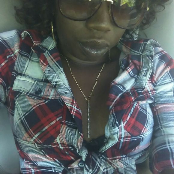 Meet your Posher, Amanda - Picture 1 of 1